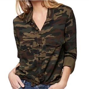 Anthropologie Sanctuary Green Camo Camouflage Boyfriend Shirt Button Down Small